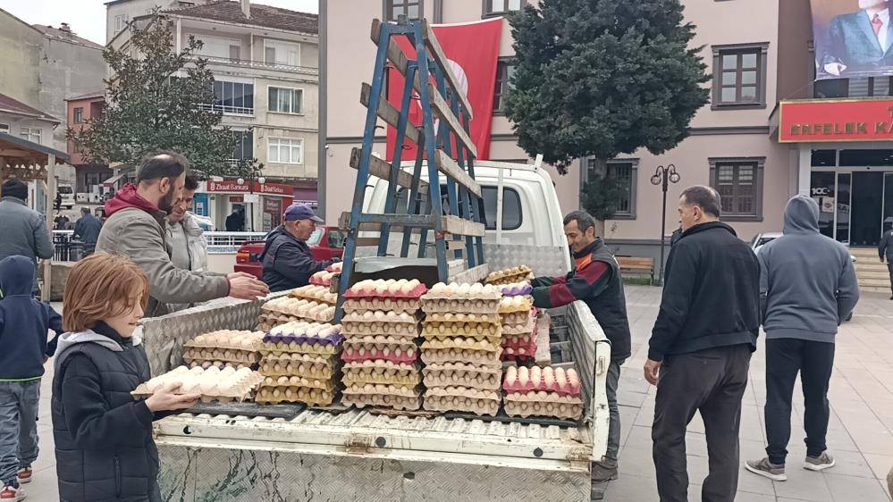 12 bin köy yumurtasını ücretsiz dağıttı