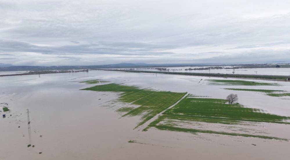 Karacabey'de tarım arazileri yine sular altında
