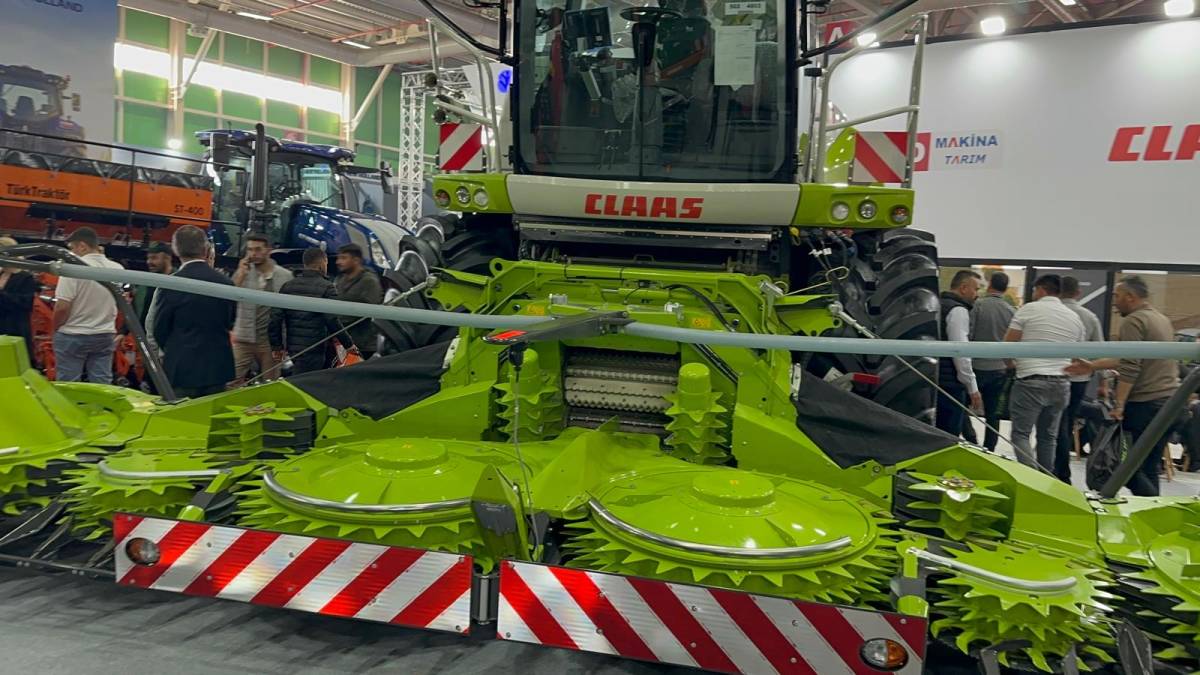 Tarım fuarının en pahalı makinesi; fiyatı dudak uçuklatıyor
