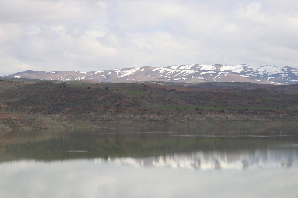 Sivas'ta tehlike çanları çalarken yağışlar imdada yetişti