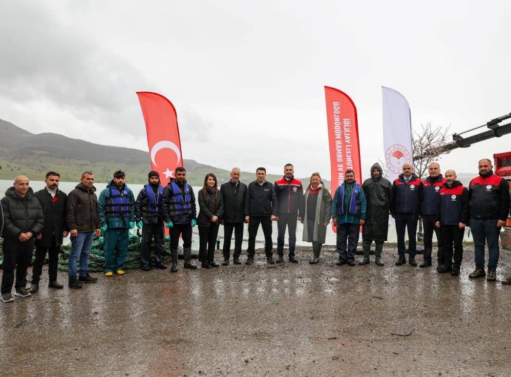 Tunceli Uzunçayır Barajı'nda kafes balıkçılığına geçiliyor
