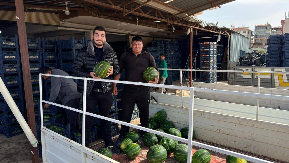Antalya'nın ilk hasat turfanda karpuzları satışa çıktı